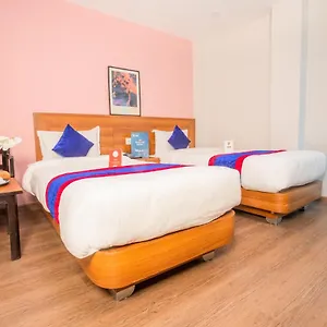 Oyo 136 Om Plaza Nepal